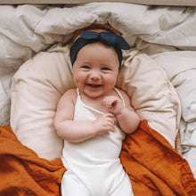Load image into Gallery viewer, Snuggle Hunny Kids - Baby Topknot Headbands