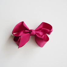 Load image into Gallery viewer, Snuggle Hunny Kids - Clip Bow (Medium)
