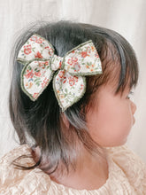 Load image into Gallery viewer, Petit & Co. Mini Fleur Bow