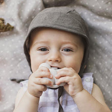 Load image into Gallery viewer, Doddle & Co, the chew - looks like rain