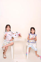 Load image into Gallery viewer, [NEW] Storgē WearBib - Ocean Pals
